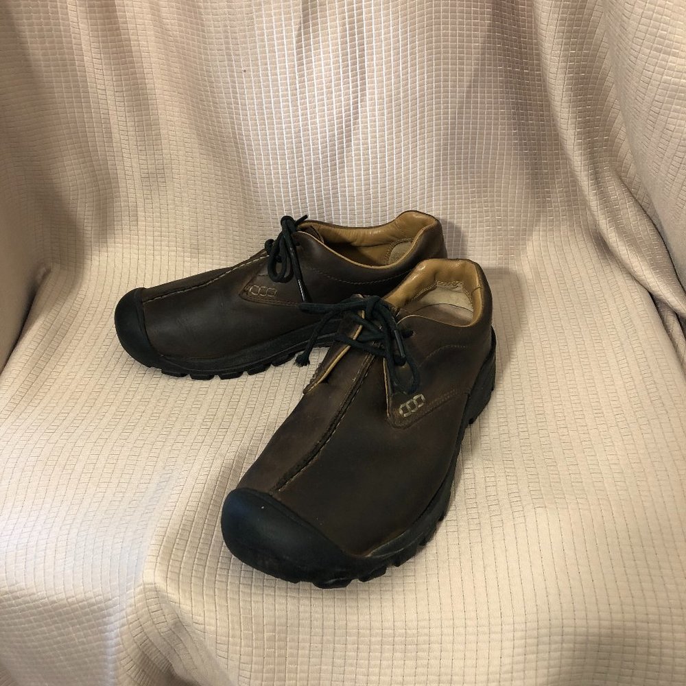 Keen men brown leather lace up shoes, 10.5